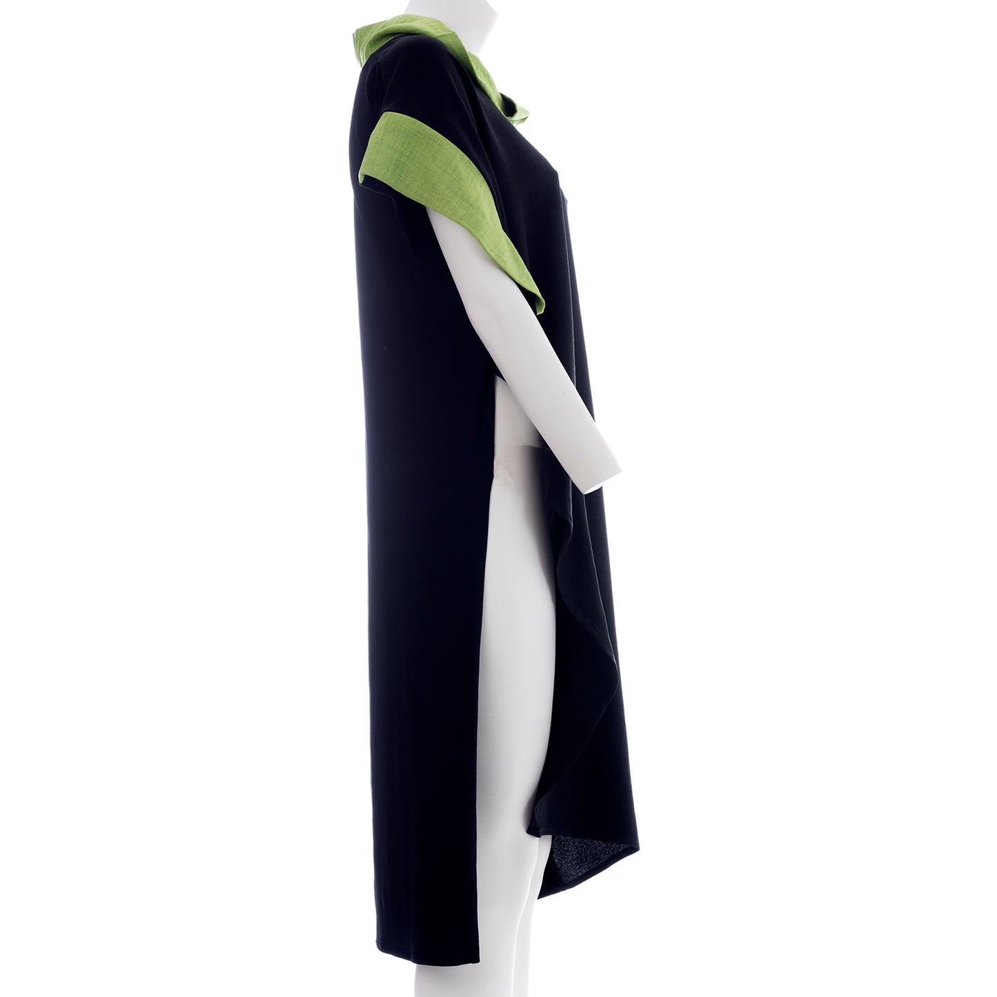Effortless Flow: Seva's Asymmetric Loose poncho ss.24.se.115