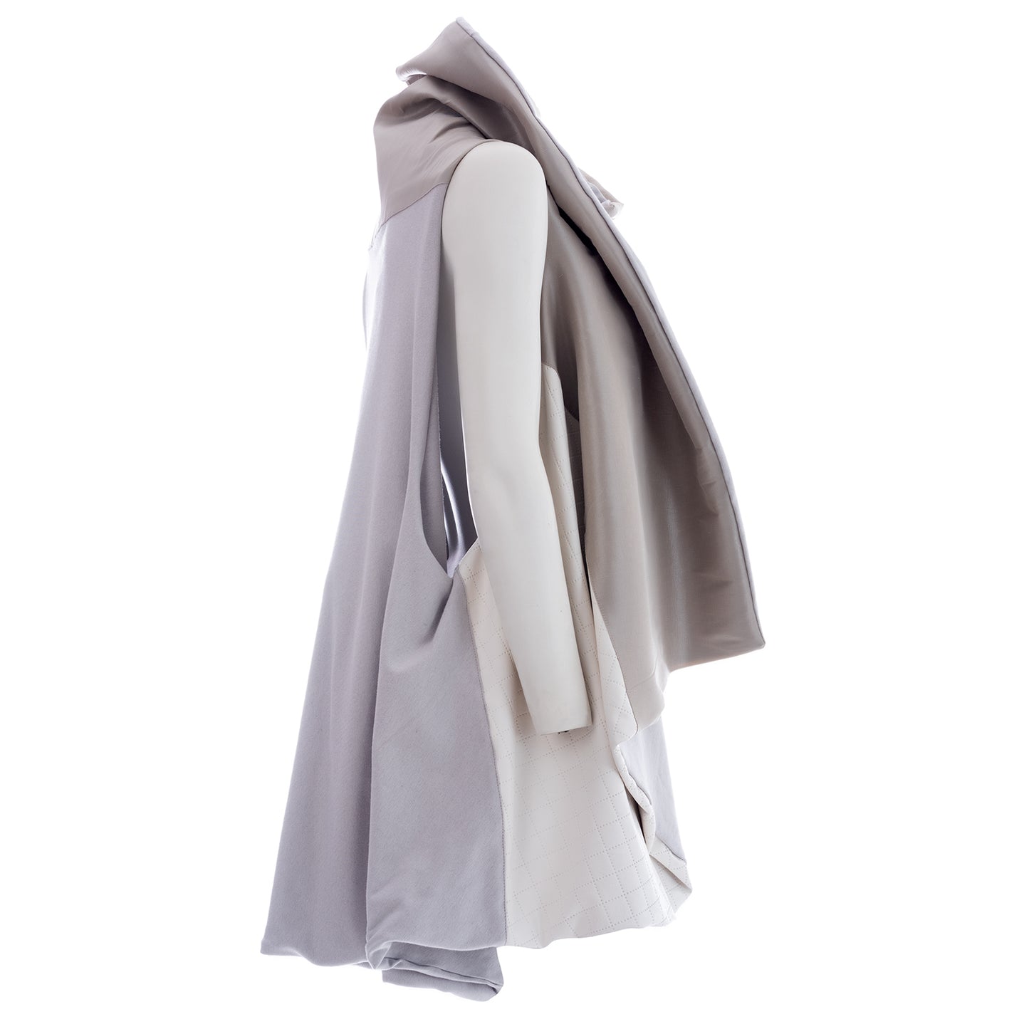 Seva's Sleeveless Unconventional Jacket: Contemporary Edge ss.24.se.190