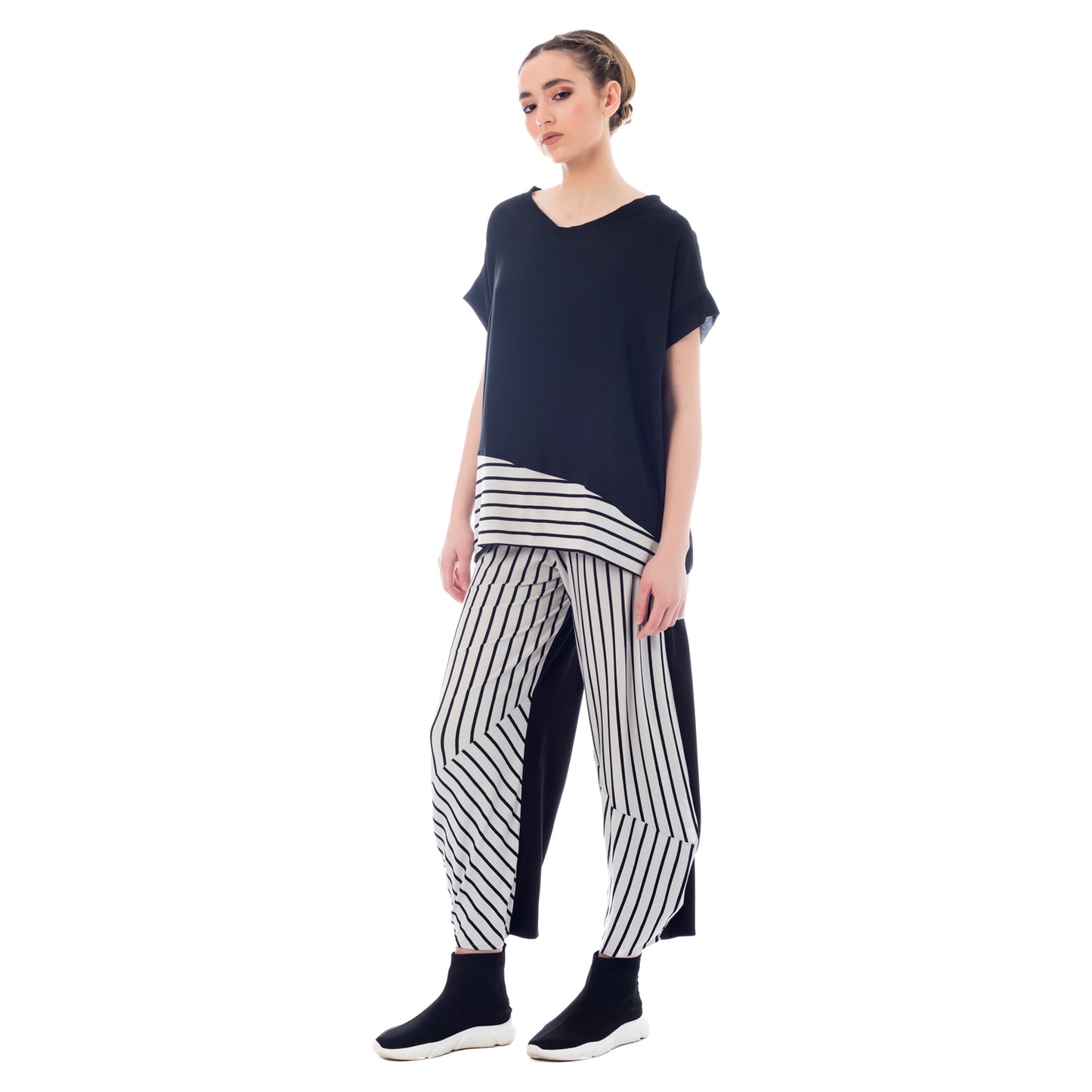 Seva's Striped Minimalist Blouse: Effortless Elegance ss.24.se.126