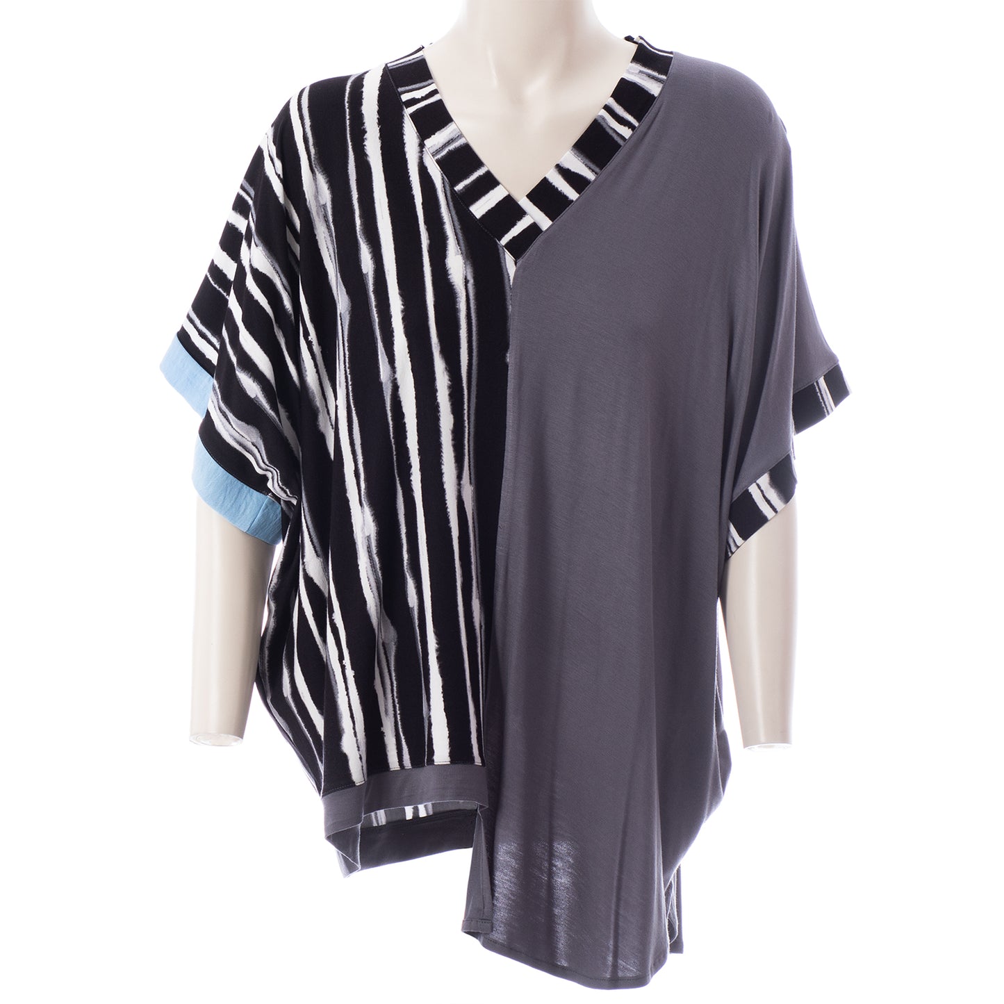 Effortless Chic: Seva's Striped Loose Tunic ss.24.se.017