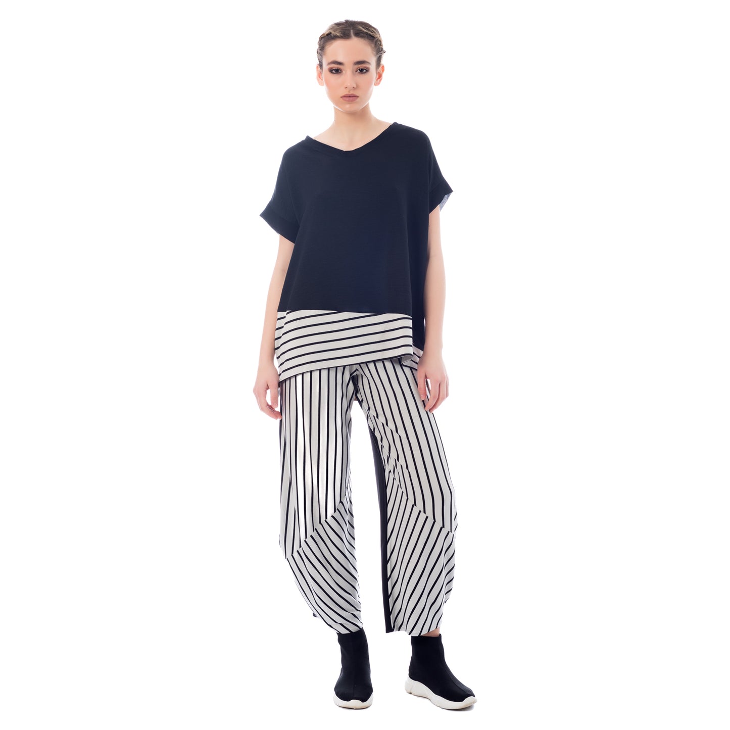 Seva's Striped Minimalist Blouse: Effortless Elegance ss.24.se.126