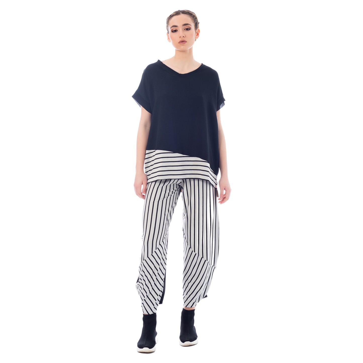 Seva's Striped Minimalist Blouse: Effortless Elegance ss.24.se.126