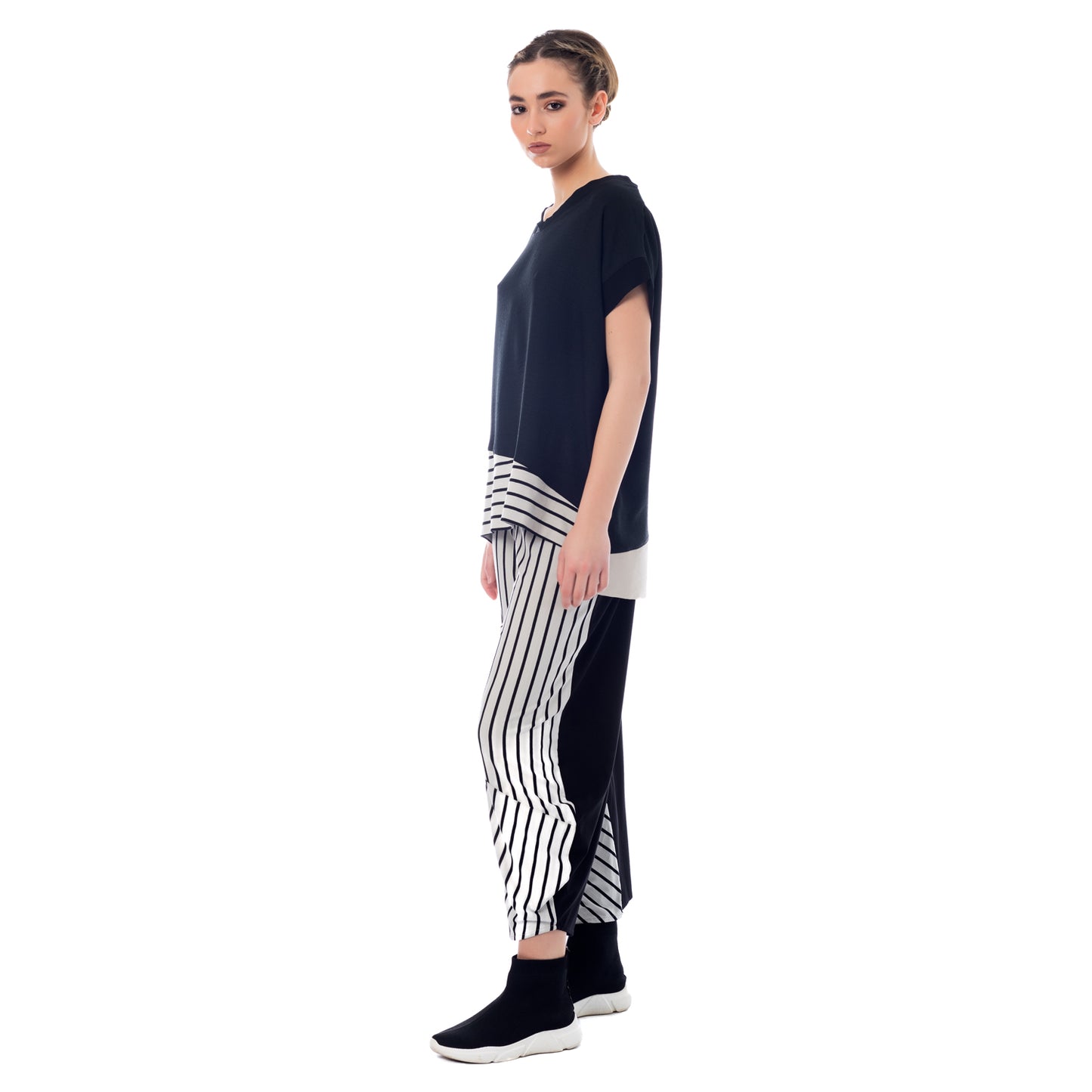 Seva's Striped Minimalist Blouse: Effortless Elegance ss.24.se.126