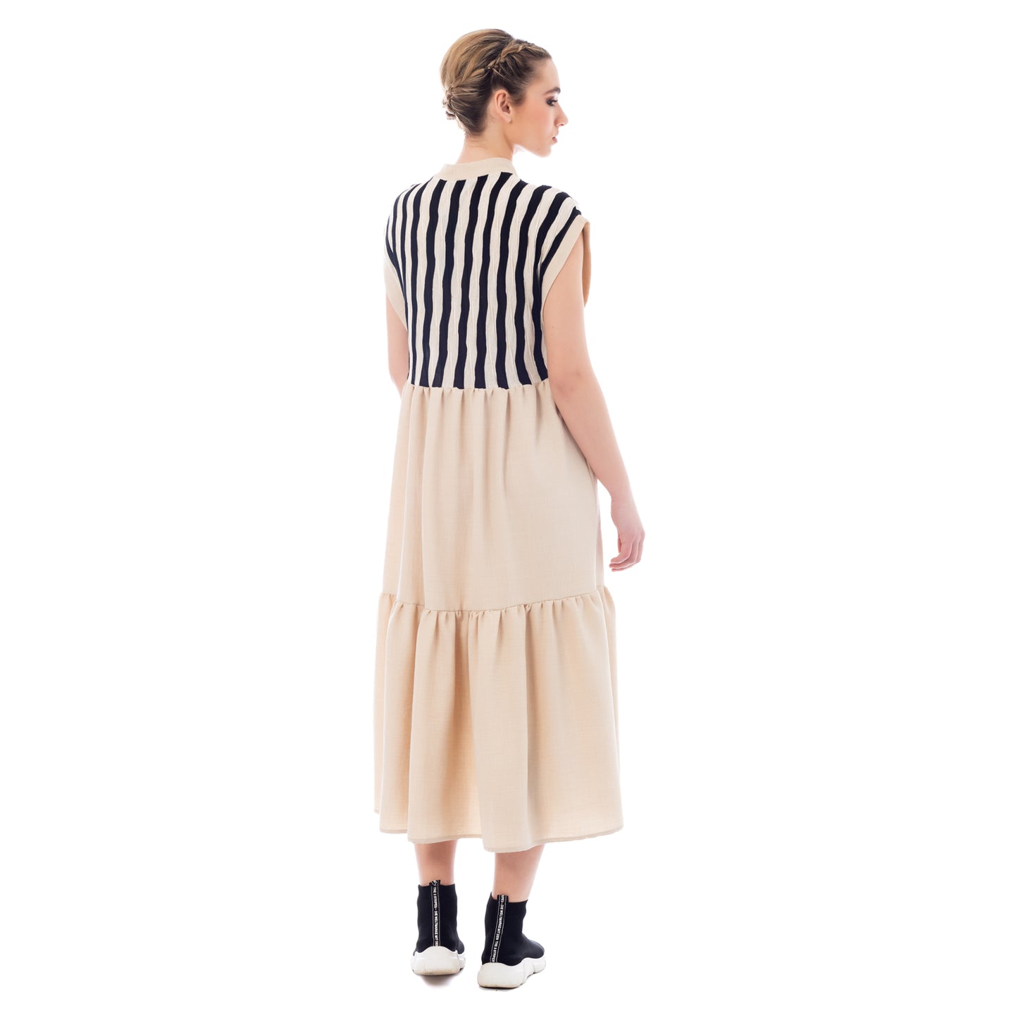 Seva's Girly Striped Maxi Dress: Delightful Details ss.24.se.173