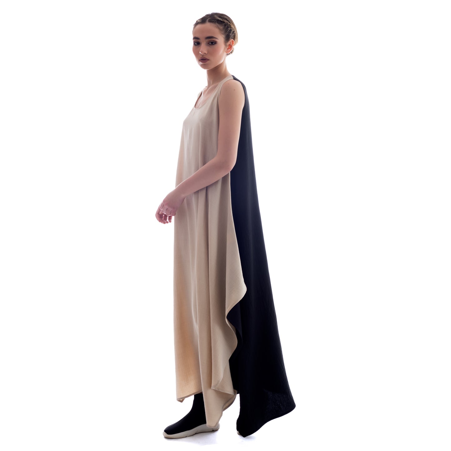 Ethereal Elegance: Seva's Maxi Dress ss.24.se.083