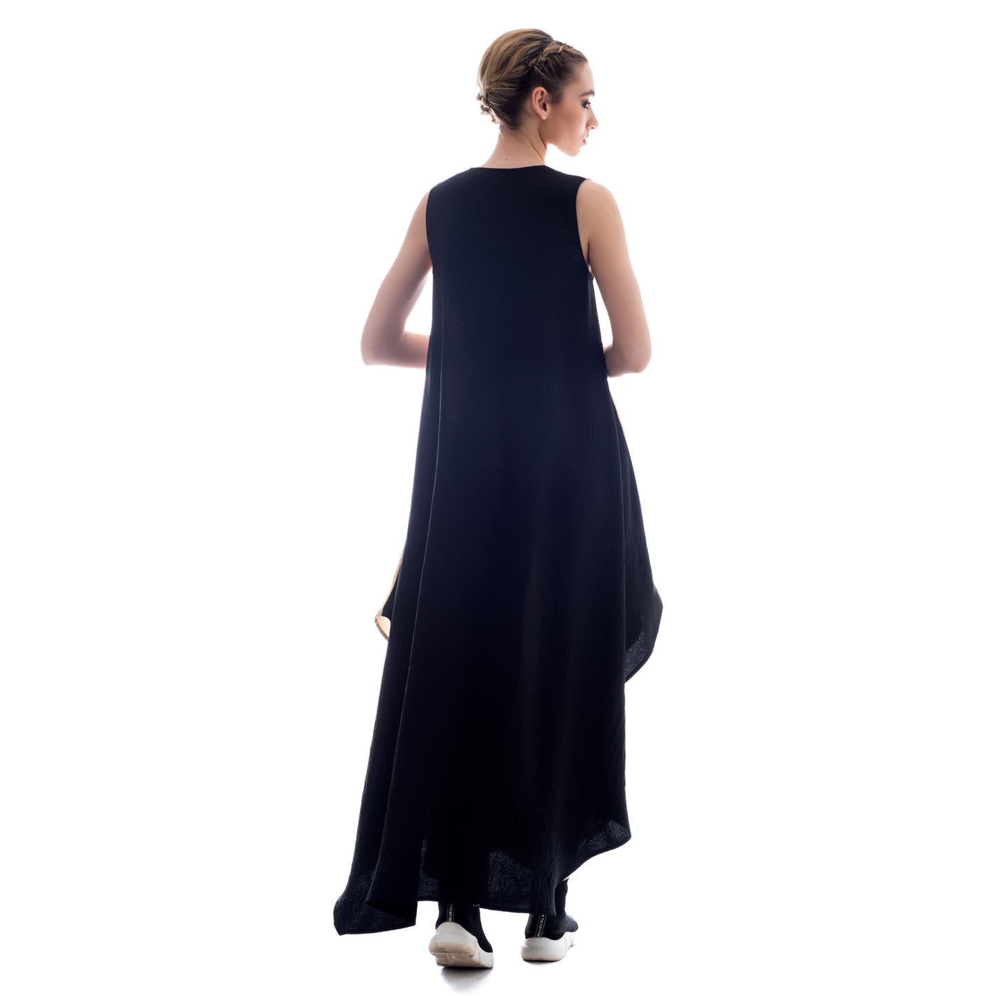 Ethereal Elegance: Seva's Maxi Dress ss.24.se.083