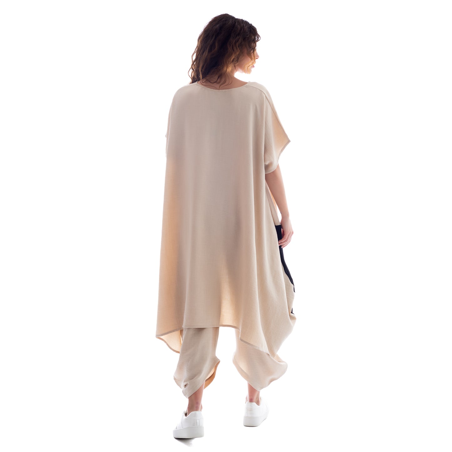 Duo Harmony: Seva's Long Asymmetric Two-Tone Tunic ss.24.se.084