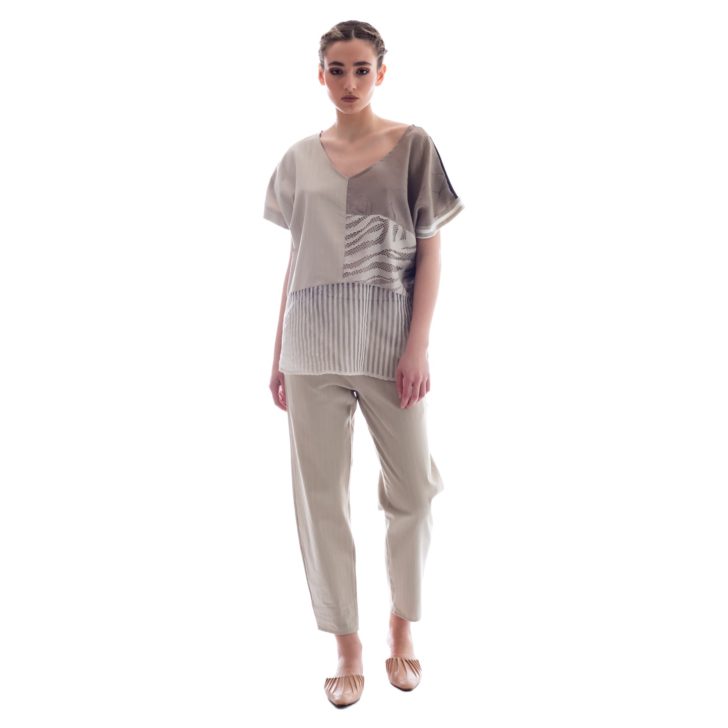 Chic Contrast: Seva's Multi-Fabric Asymmetric Blouse ss.24.se.119