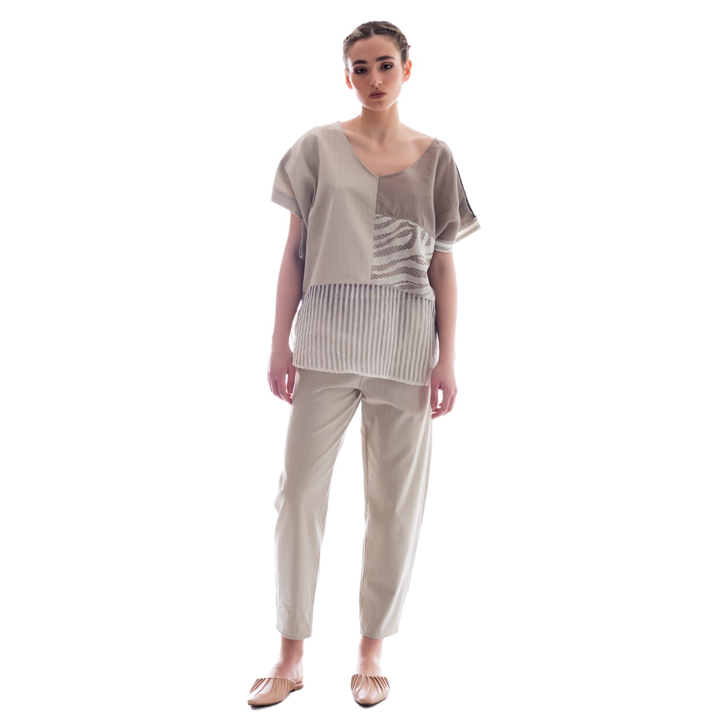 Chic Contrast: Seva's Multi-Fabric Asymmetric Blouse ss.24.se.119